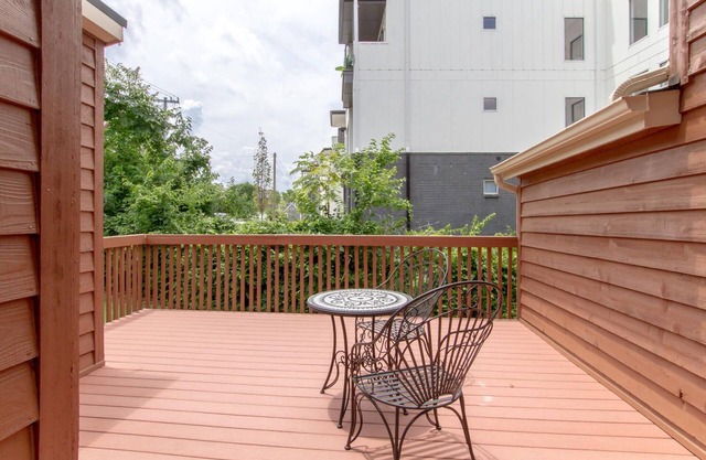 WestEnd Ave♥Spacious Deck♥Fast WiFi♥WorkSpace♥4 Beds 2.5 Baths♥Free Parking♥Pets