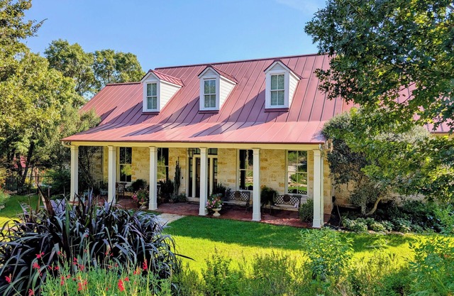 Westlake Retreat Only 5 Miles from Downtown Austin