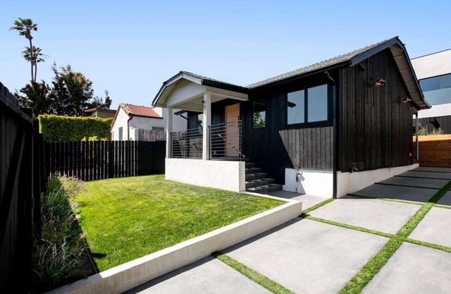 Westminster Bungalow - Front House with Private Entrance