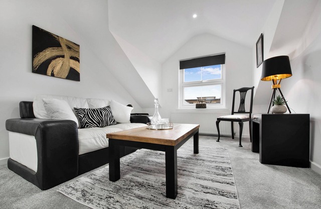 WhiskAwayStays Field House Apartment 1