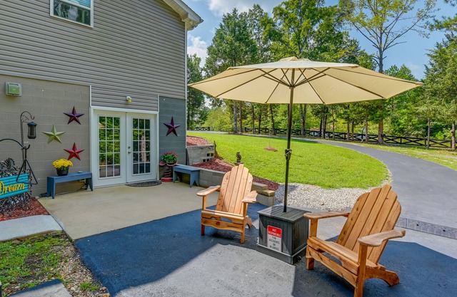 White Bluff Rental w/ Seasonal Pool & Fire Pit!