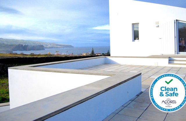Casa Branca - Espacio, confort, luz y excelentes vistas de las montañas y el mar.