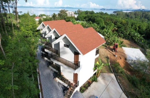 White Seaview Residence