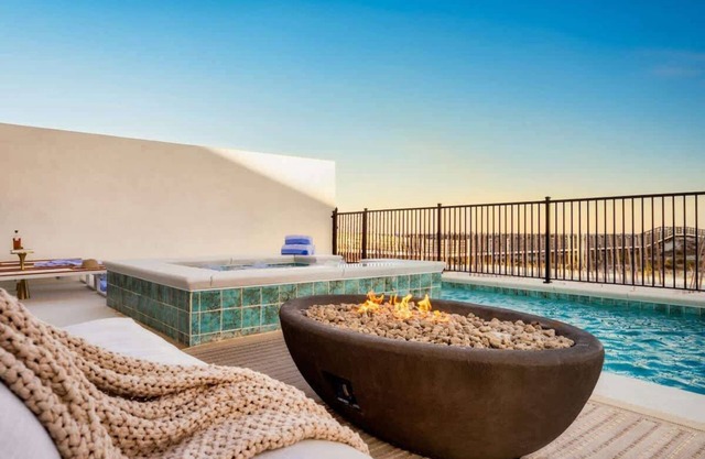 Whitecap - Beachfront Gem w/ Pool & Elevator