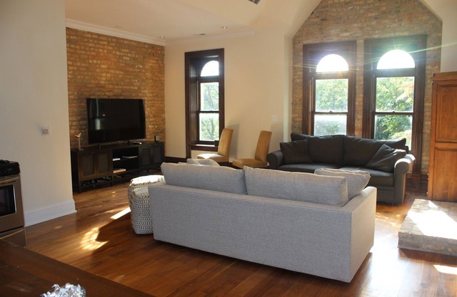 Wicker Park 3 habitaciones. Piso superior Historic Greystone. Cerca de Damen El Stop.