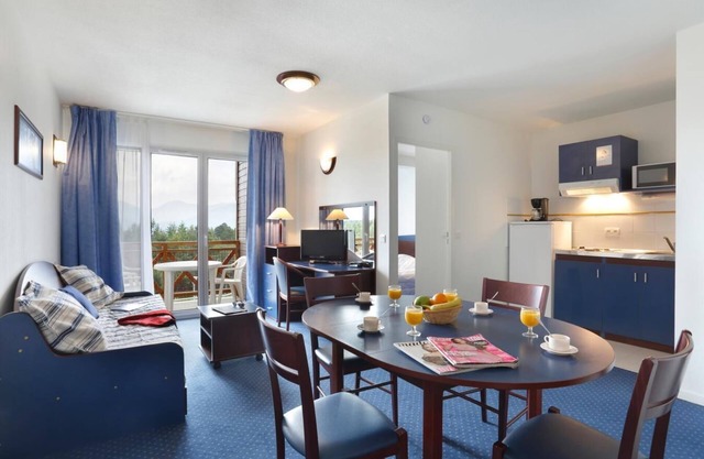 Wifi, 100m del centro estación, fitness, terraza, balcón, tv, local para esquís, 41m², Pyrénées 2000