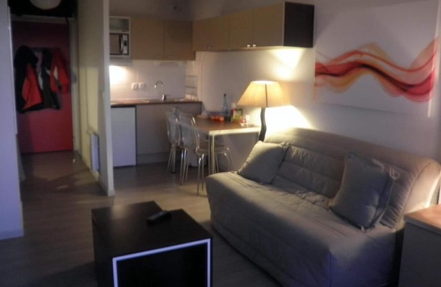 Wifi, 25m del centro estación, terraza, parking, tv, local para esquís, 23m², Chabanon-Selonnet