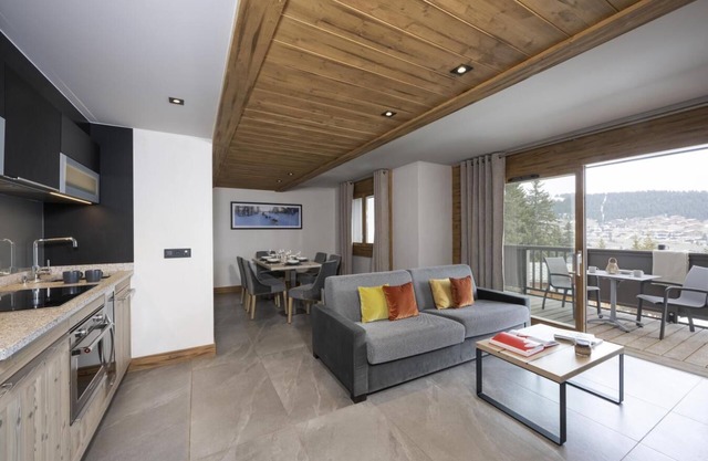Wifi, vista montaña, fitness, piscina, sauna, hammam, balcón, parking, tv, local para esquís, 65m²