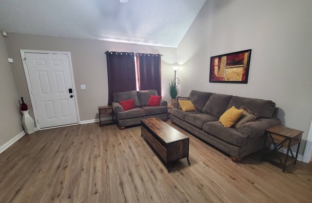 Windemere- Location! Cul-de-sac near I24. Fenced