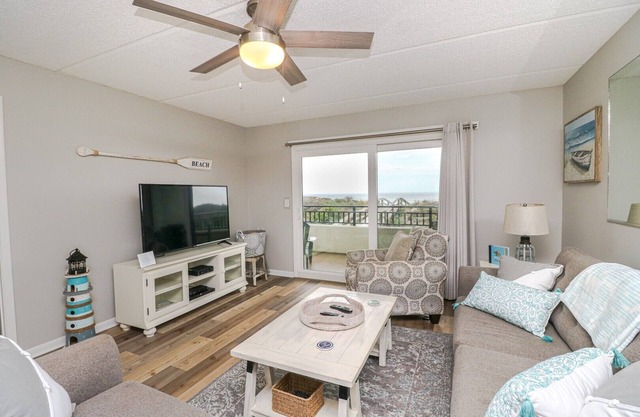 Windjammer 109 - Comfortable Ocean View Condo, 2BR, Great Rates, Elevator &
