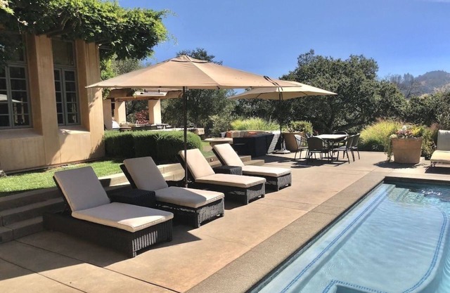 Wine Country Villa and Vineyard with Pool & Hot Tub.