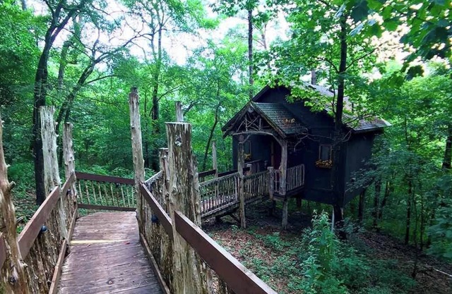 Winery Chateau Treehouse #12/ Oak Crest
