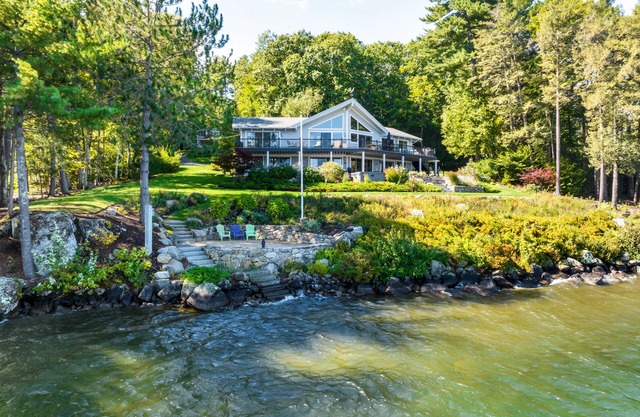 Winnipesaukee Waterfront Home And Guest House Sleeps 14 LAST MINUTE SPECIALS