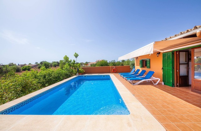 Con piscina en una ubicación tranquila - Finca Ses Salines