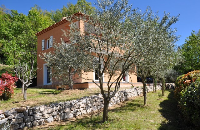 Con vista al lago de Ste Croix, villa contemporánea para 8 personas.
