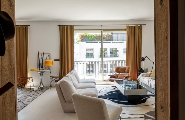 Wonderful apartment with roof top with the Eiffel tower view