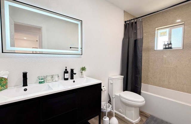 Wonderful apartment with AC in vibrant Phoenix