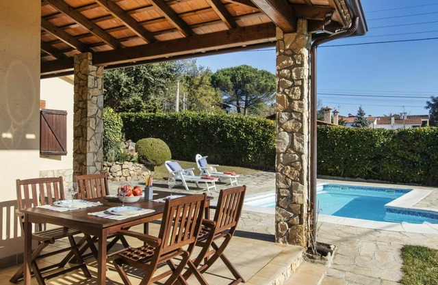 Preciosa casa de vacaciones privada para 7 personas con piscina privada, WIFI y aparcamiento