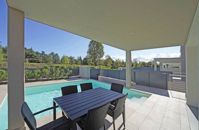 Wonderful Garda Villa | 3 Bedrooms | Villa Prestigio 2 | Private Pool & Close to Amenities | Brescia