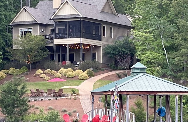 Casa frente al lago en el lago Keowee en comunidad cerrada, a 20 minutos de Clemson