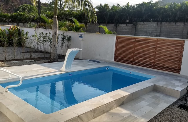 Casa con piscina en condominio Ubatuba Country