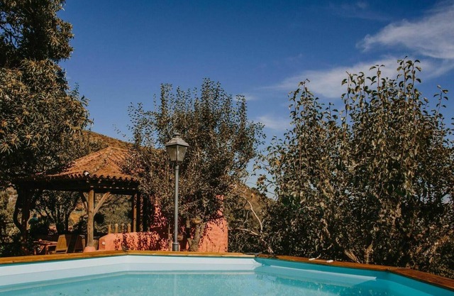 Estupenda casa de vacaciones privada con WIFI, piscina, TV, patio y mascotas permitida