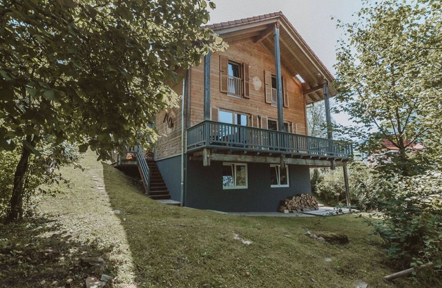 Estupenda casa de vacaciones privada para 6 personas con WIFI, TV, terraza y aparcamiento