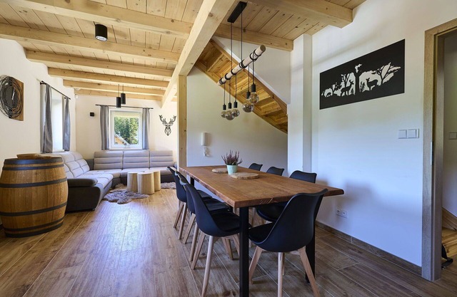 Estupenda casa de vacaciones privada para 6 personas con WIFI, TV, terraza y aparcamiento