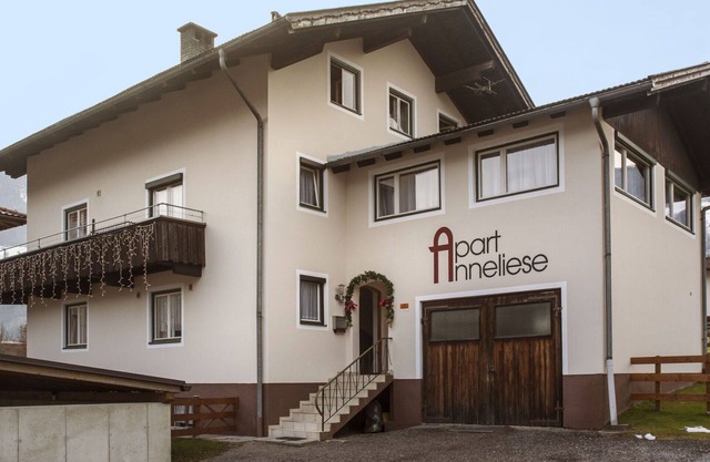 Maravillosa casa de vacaciones privada para 22 personas con WIFI, TV, balcón y aparcamiento