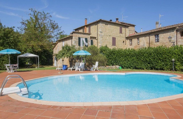 Estupenda casa de vacaciones privada con piscina privada, patio y aparcamiento, cerca de Siena
