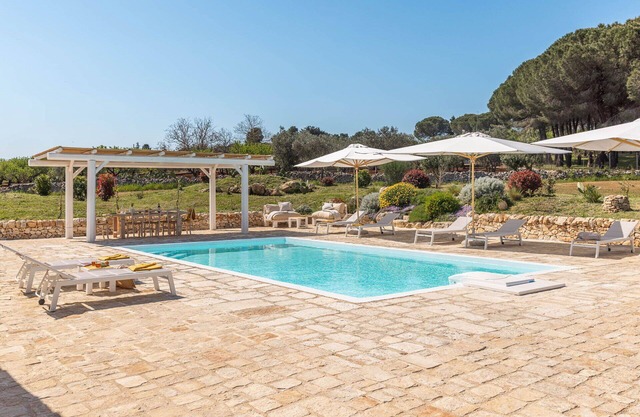 Estupenda casa de vacaciones privada con WIFI, A/C, piscina privada, TV, patio, cerca de Ostuni