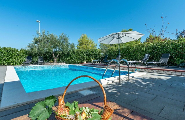 Preciosa casa de vacaciones privada con A/C, WIFI, piscina privada, TV, terraza y aparcamiento
