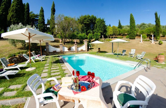 Casa de vacaciones privada con A/C, piscina privada, WIFI, TV, mascotas permitida, aparcamiento