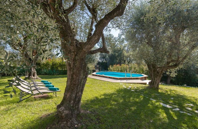 Villa recientemente renovada cerca de Valbonne y Niza con piscina privada.
