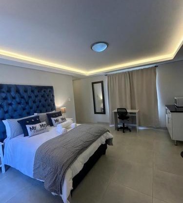 Woodlands Way Parklands private suite