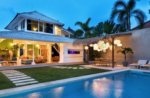 Ecléctico 3BR Tropical Stylish Villa Walk to Beach