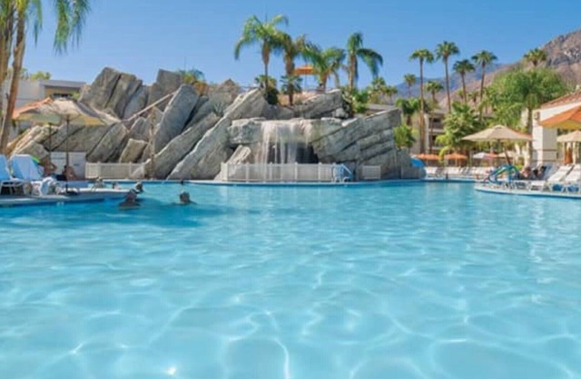 WOW JR VILLA w/ POOL-WATERSLIDE-HOT TUB