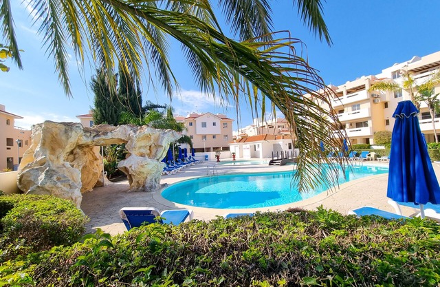 Yaar Apartment with pool and tennis court