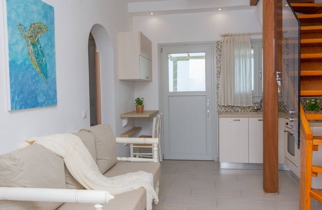 Villa luna amarilla con piscina privada | SOL Y LUNA