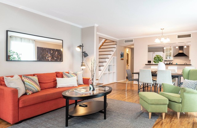 Your Montrose Collective! Sleeps 32/16BR/12BA/10PA ★★★★★