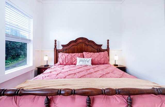 Your Perfect Hilo Homebase - Sleeps 9 with AC