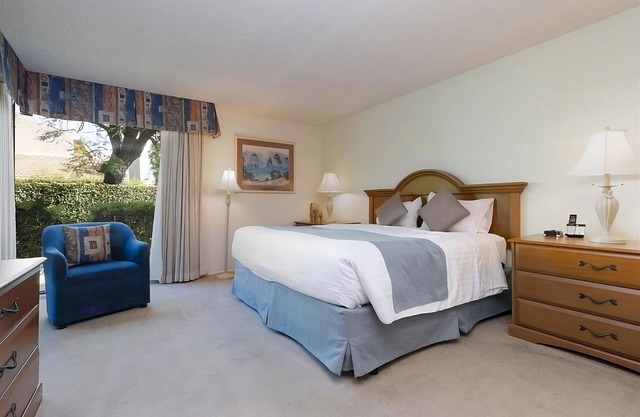 Your Relaxing Getaway Awaits! Fully-Equipped Kitchen Ideal for Outdoor Explorers