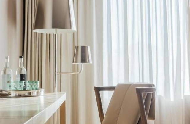 Your Relaxing Getaway Awaits! 3 Luxurious Rooms w/ Free Parking, Shuttle, Pool