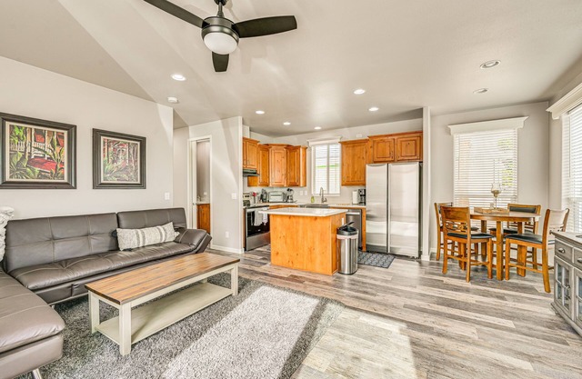 Yuma Home w/ Fire Pit & Outdoor Community Pool!