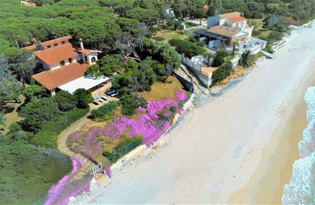 "Zarina House Exclusive villa on the beach"