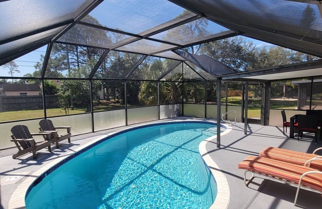 Zoey's Retreat! Prime location in the heart of Bonita Springs! Private new pool.