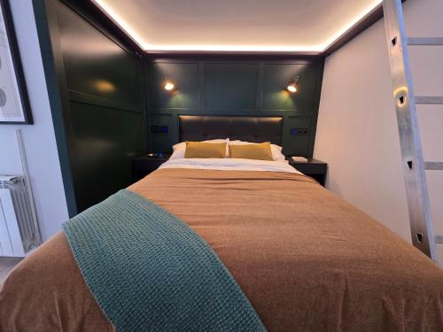 Distrito Sur Apartamento | Álava 46 - Industrial loft for 3 people - Wifi VUT-5321-AS