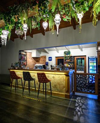 Perama Hotel | Álbero Hotel