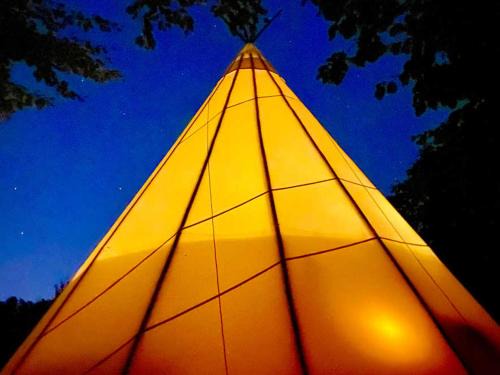 Valenciennes Apartamento | Évasion Nature: Tipi sur Pilotis avec Étang, Barque et Pétanque à Maulde, Frontière Belge - FR-1-510-148