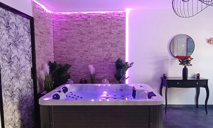 Rosieres-pres-Troyes Apartamento | Évasion romantique avec jacuzzi intérieur